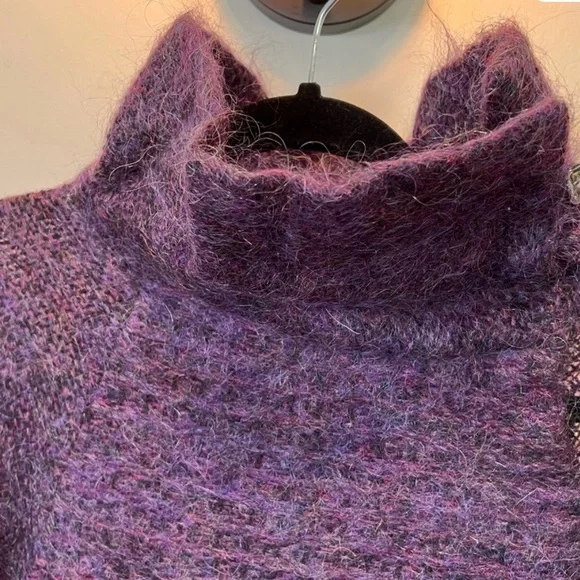 Beautiful Vintage Purple Mohair Turtleneck Sweater - Picture 4 of 9